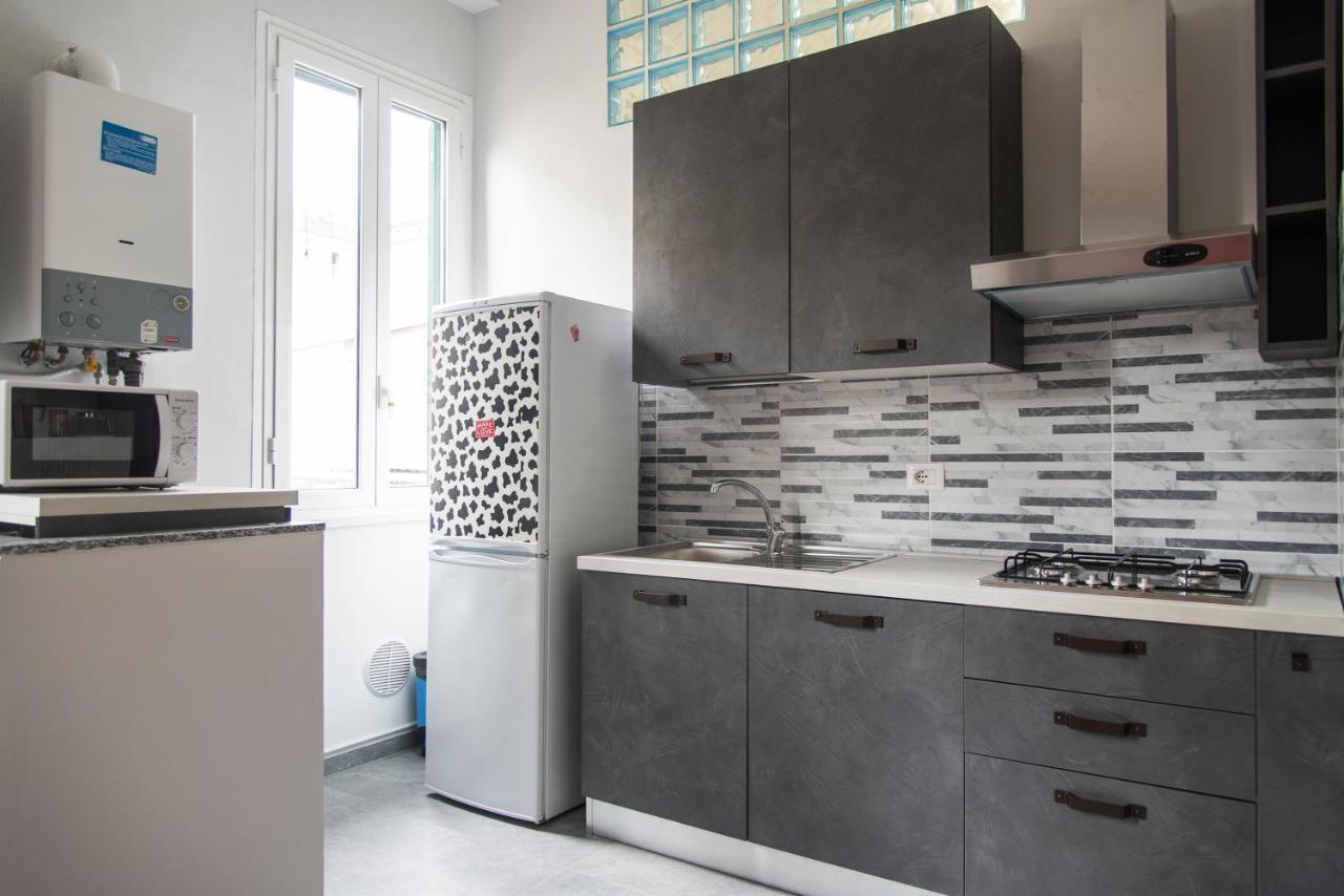 Youhosty - Venini 59 * Milano