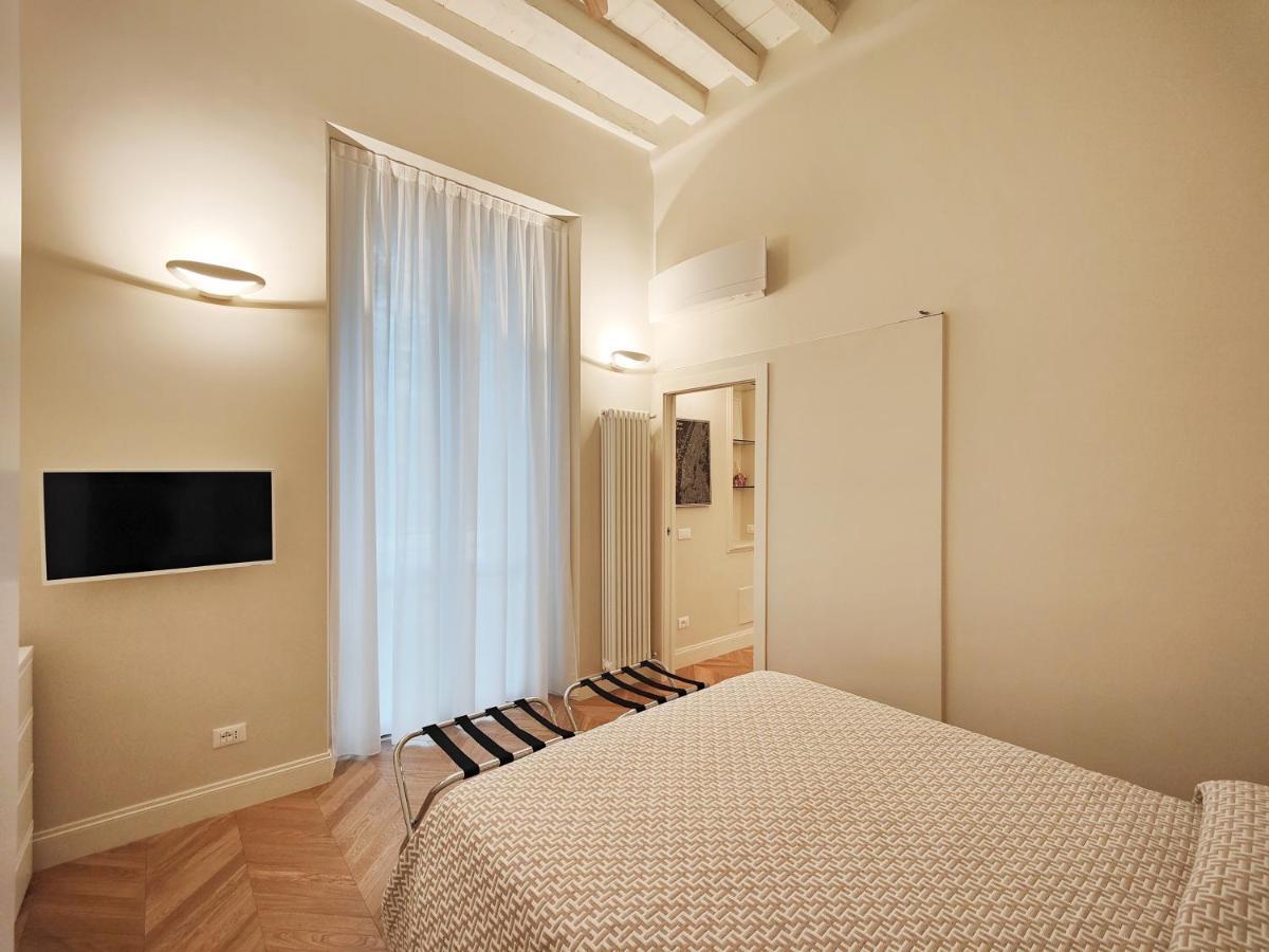 Arco Della Pace, Apartment Milan