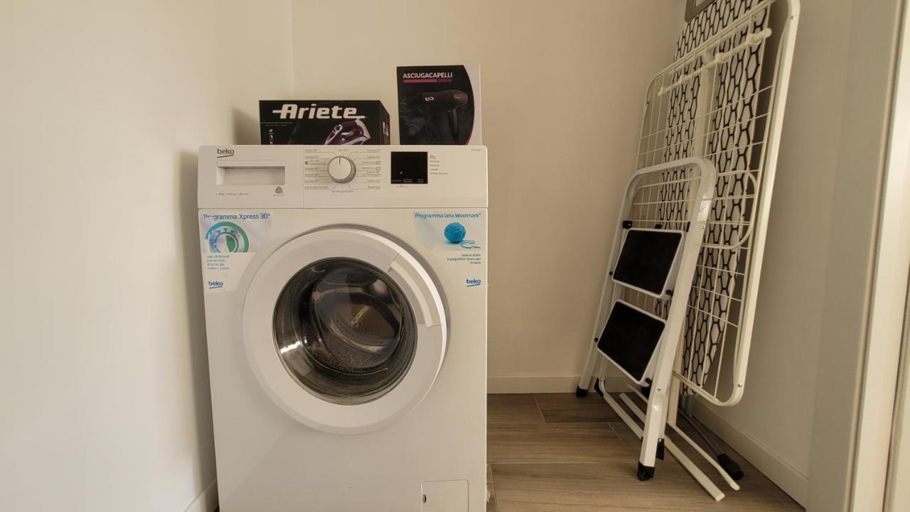 Apartment - Stylish House Free Wifi-parking-airport Mailand