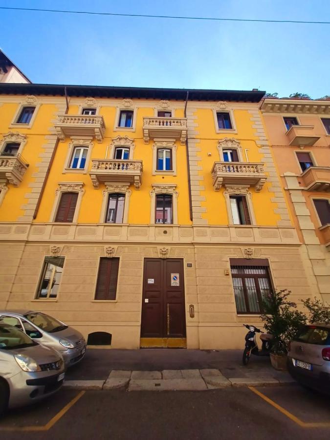 Apartment Charming Ringhiera House In The Heart Of Mailand
