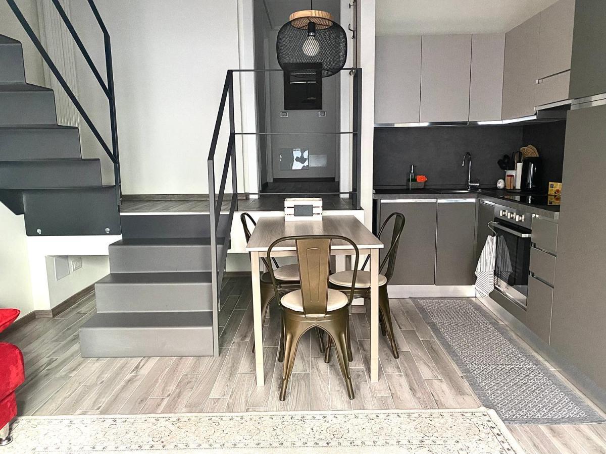 Loft Incantevole A Leilighet