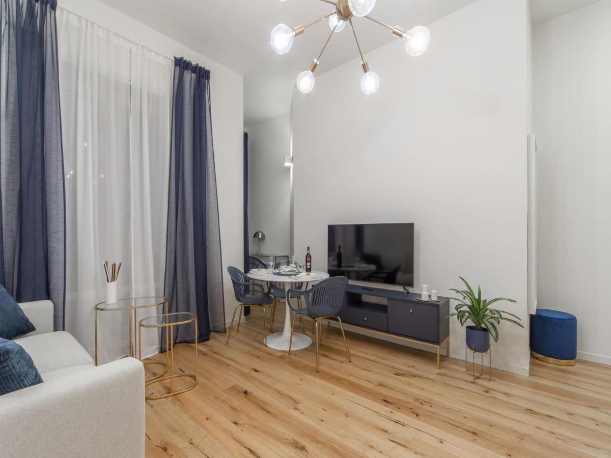 The Rent - In Corso Di Porta Vittoria * Milan