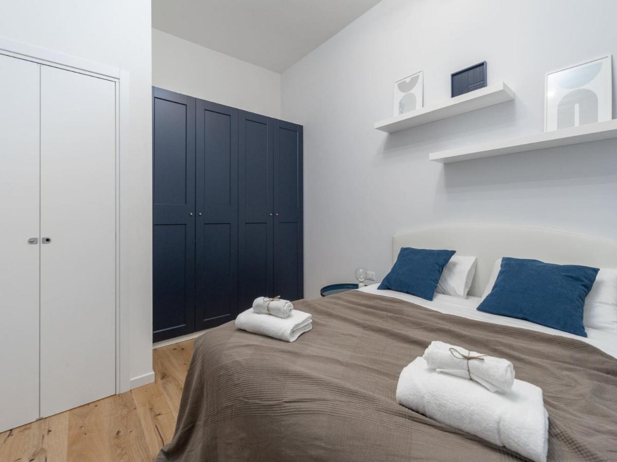 The Rent - In Corso Di Porta Vittoria * Milan