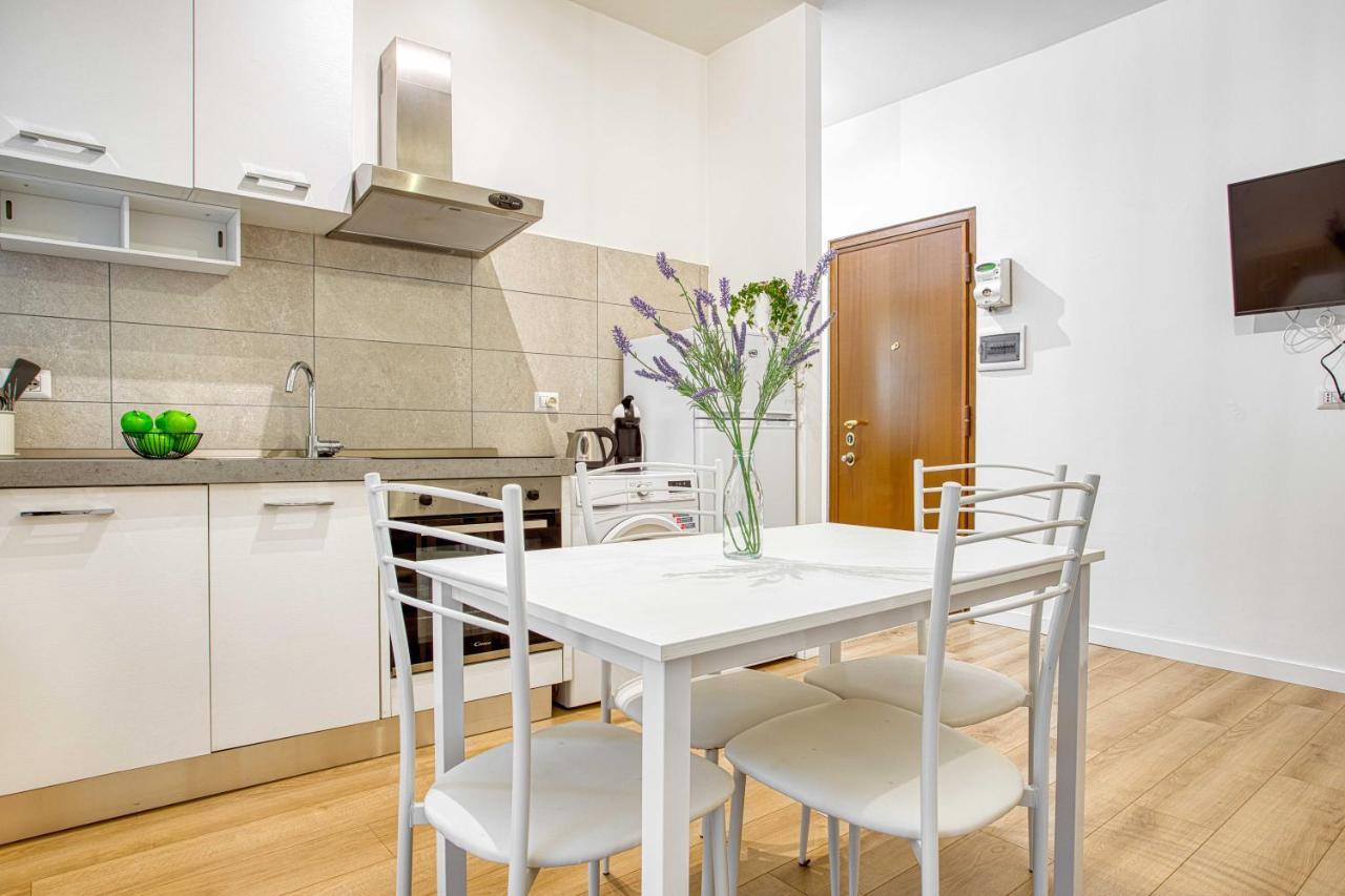 Joivy Warm And Inviting Flat With Balcony Apartment