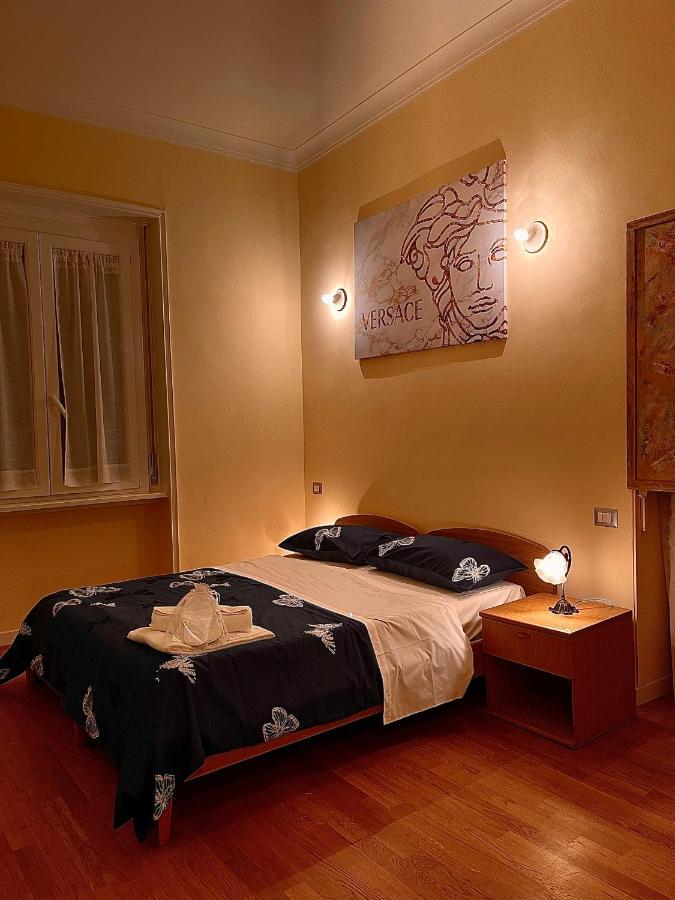 Apartment Easy Italy Balcony Mailand