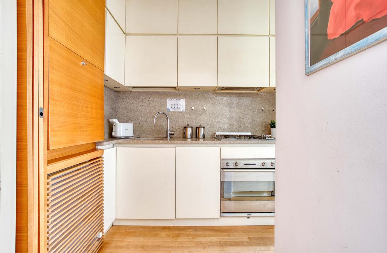 Joivy Vibrant With Balcony Appartamento