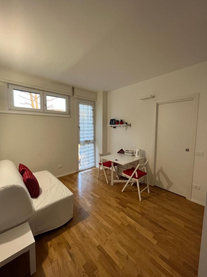 Cherry's House M1 Bande Nere - San Siro- M4 Linate Apartment *