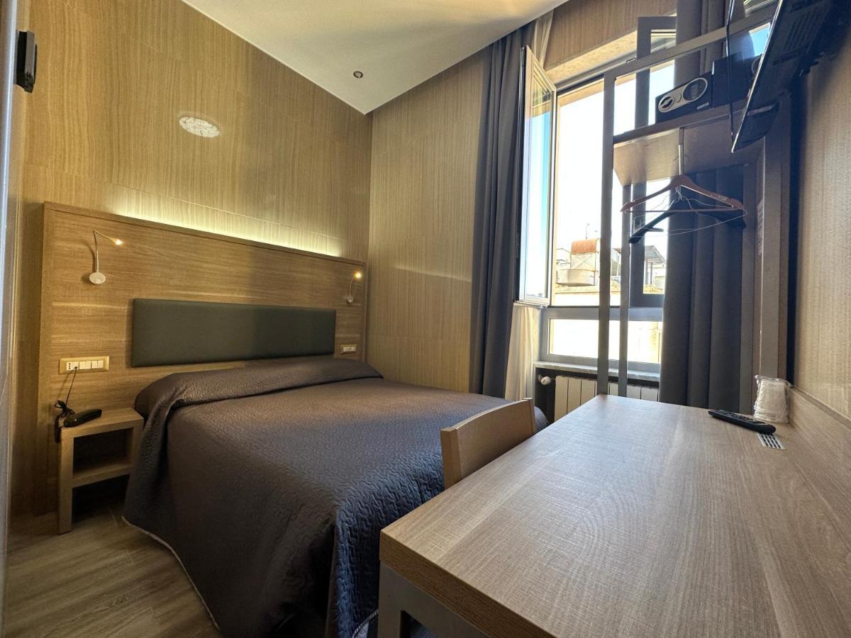 Midway Hotel 3*