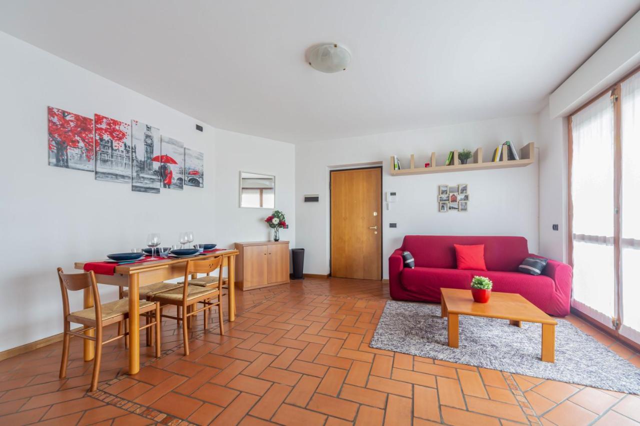 Cozy Apt - Private Parking & Terrace Milano