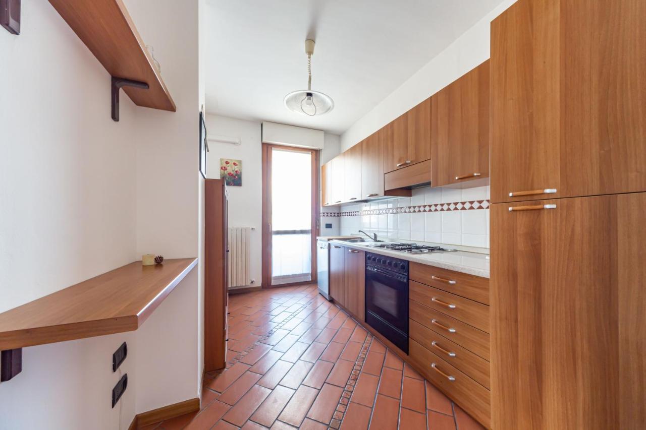 Appartamento Cozy Apt - Private Parking & Terrace Milano