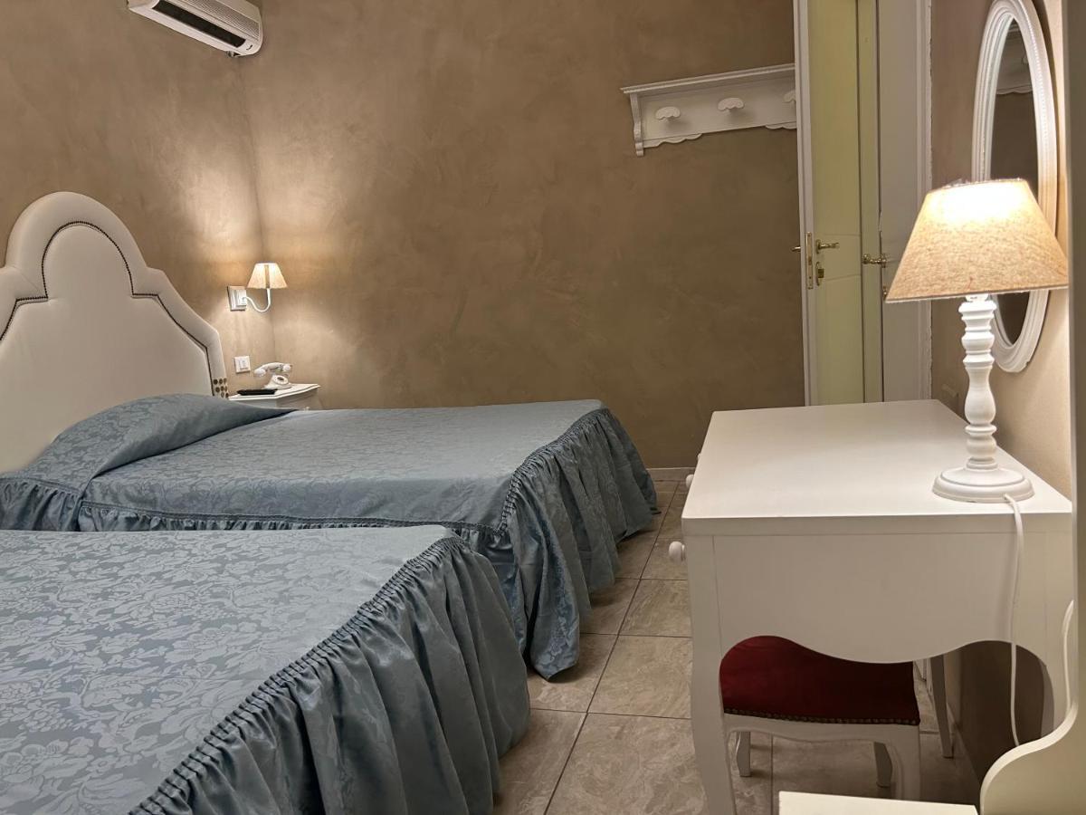 Boutique Calais Mailand