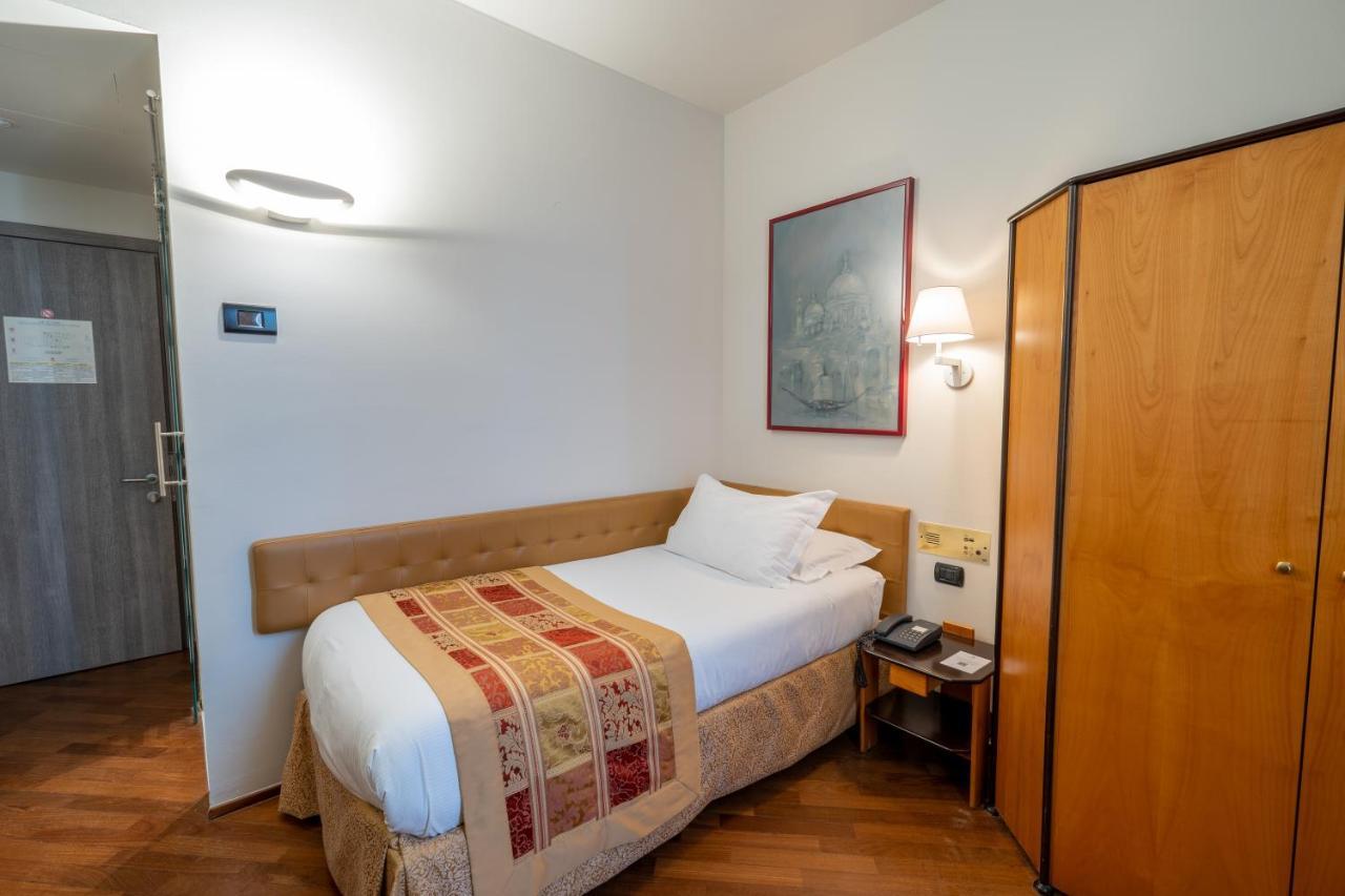 Regina Hotel