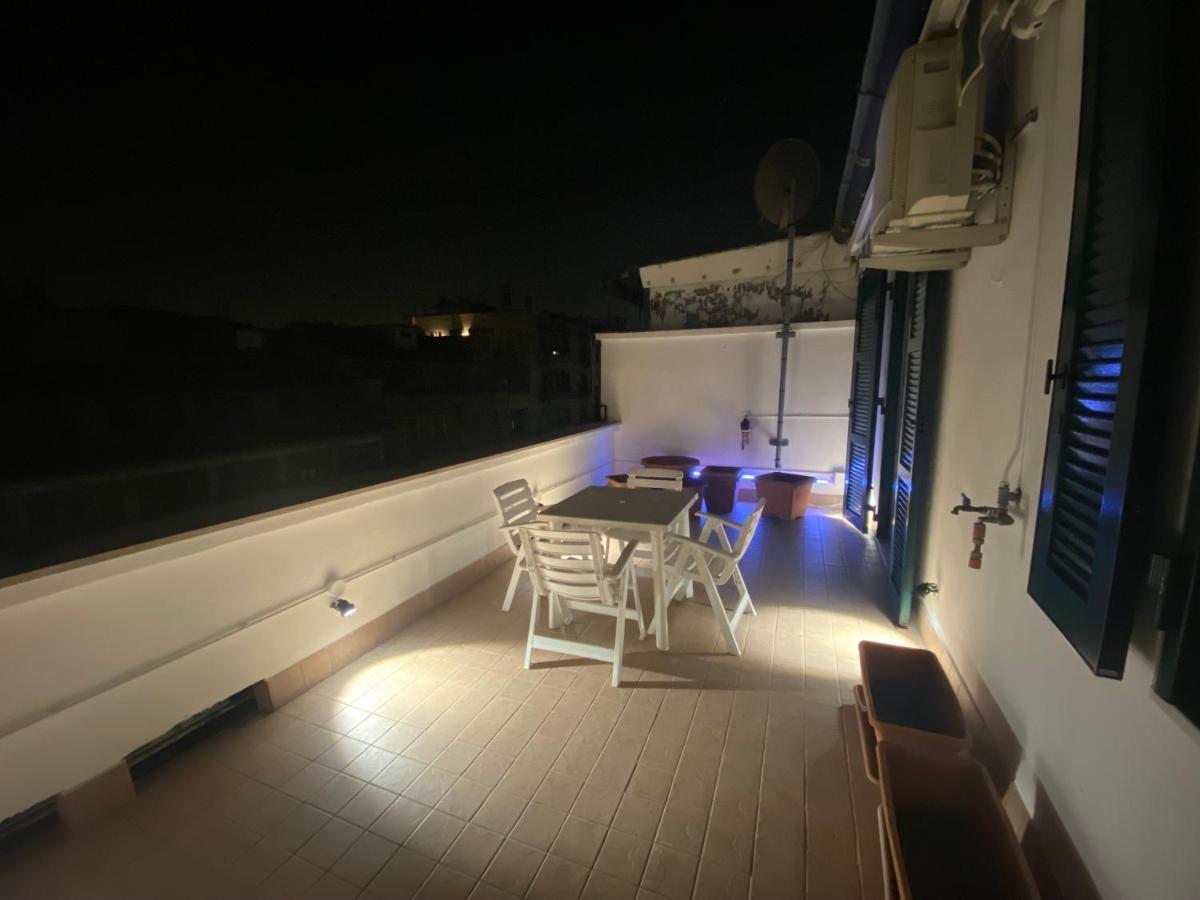 Fashion And Design - Terrace In Apartment *