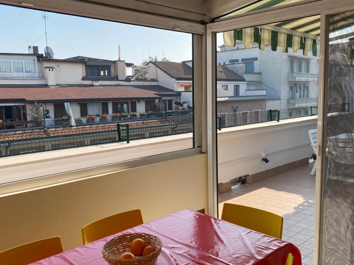 Fashion And Design - Terrace In Apartment *