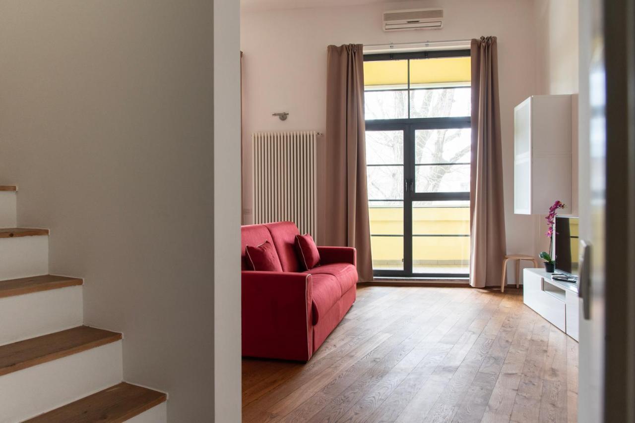 Youhosty - Caviglia 5 *