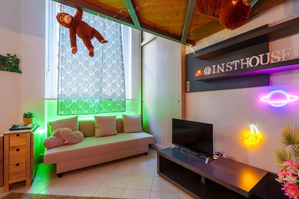 Insthouse - Let's Chill It! *