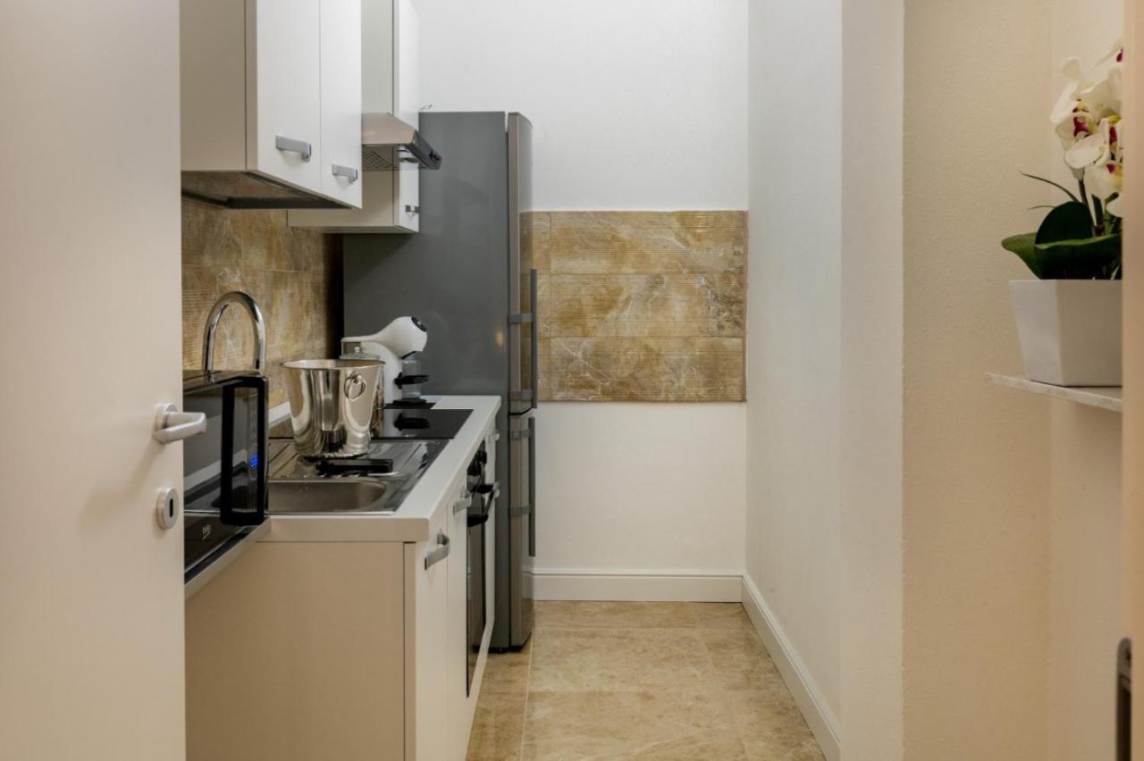 San Babila - Luxury Milanese Apartment Milan