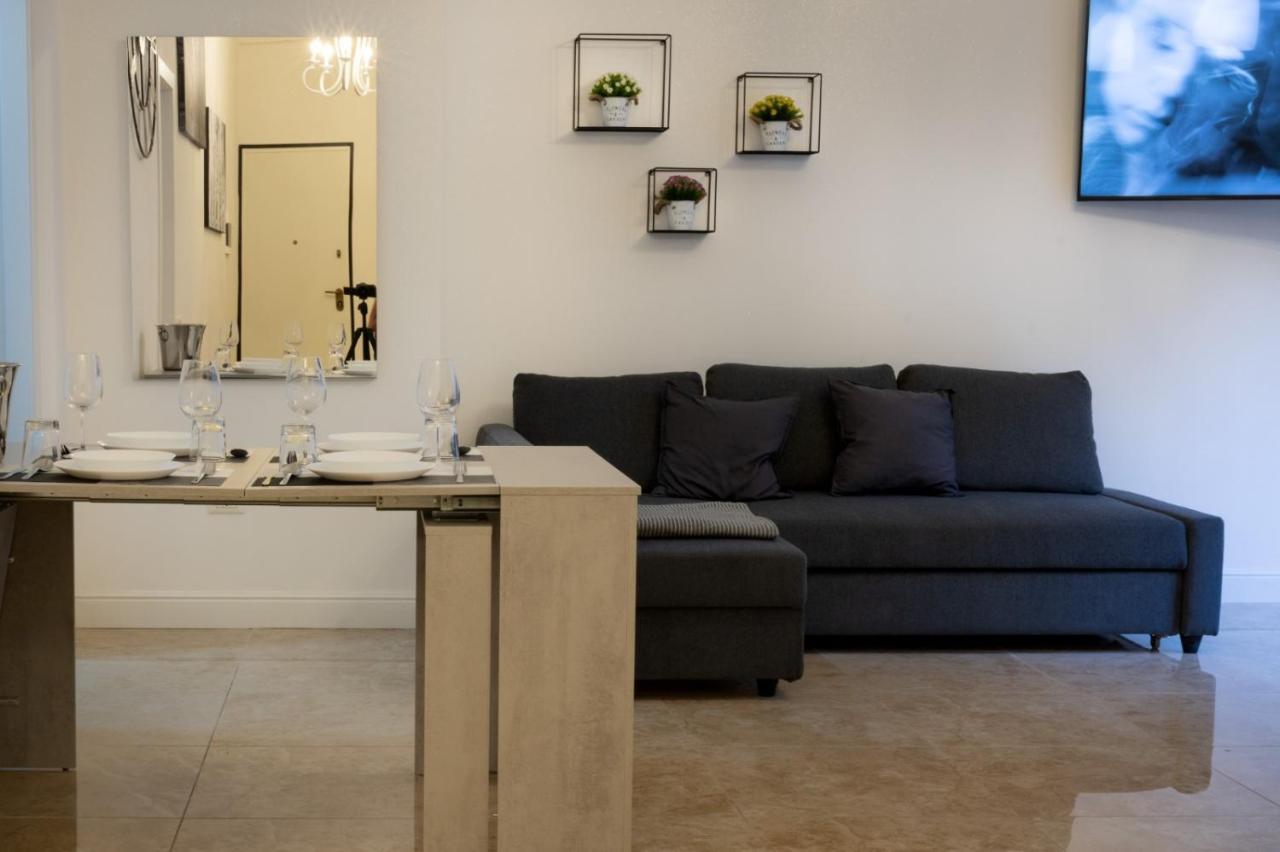 San Babila - Luxury Milanese Apartment *