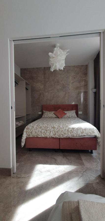 Apartment Pink Maison Centro Piazza Diaz Duomo Milan