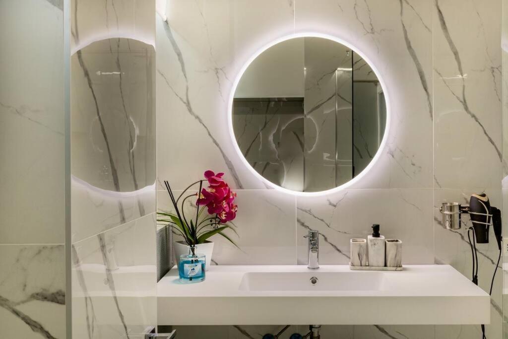 San Babila - Luxury Milanese Apartment Milan