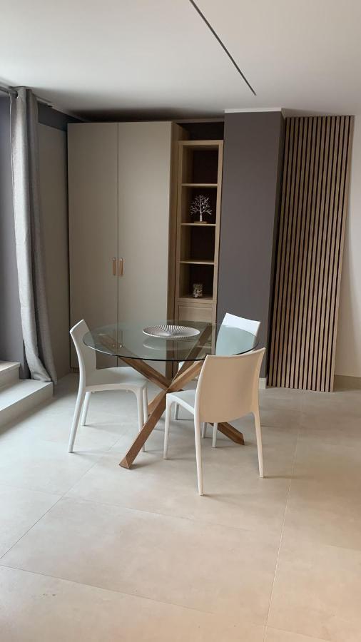 Appartement R39 Attic With Terrace And Private Parking Milaan