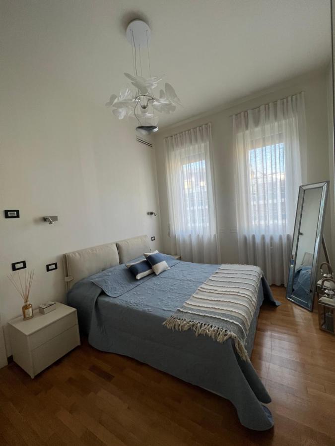 Rebecca's Collection: Manzoni Appartement