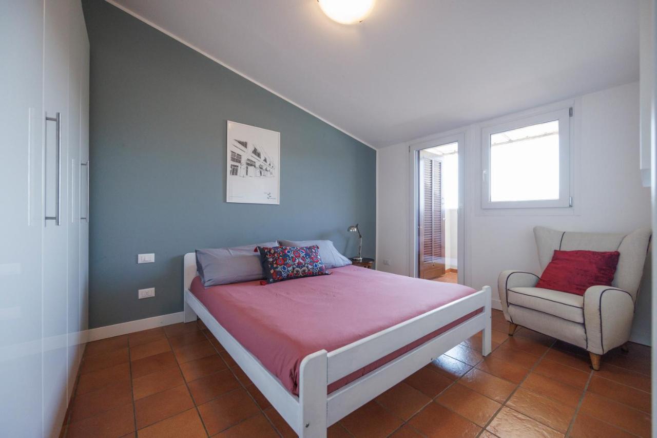 Xenia - Newly Renovated Flat In Fiera Area Appartement Milaan
