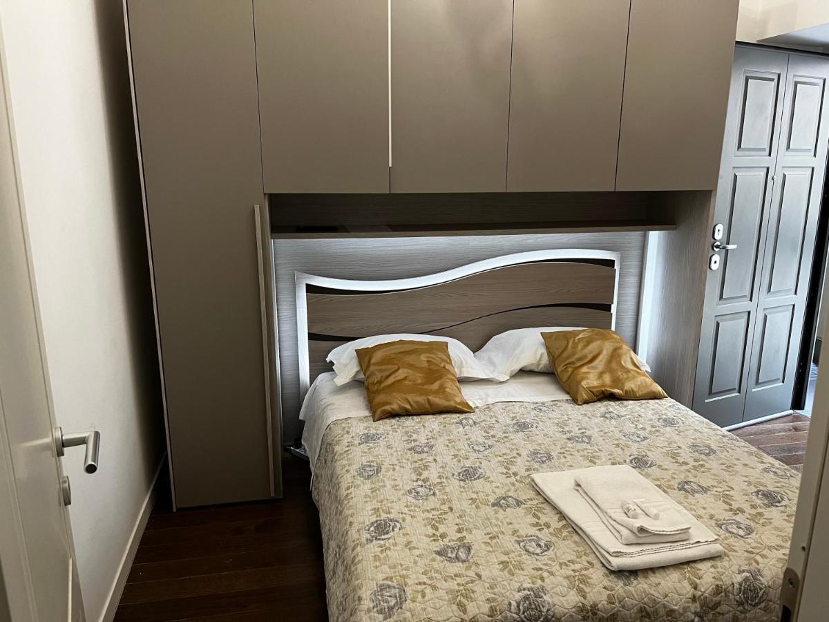 Lejlighed Splendido Trilocale Zona Isola Milano
