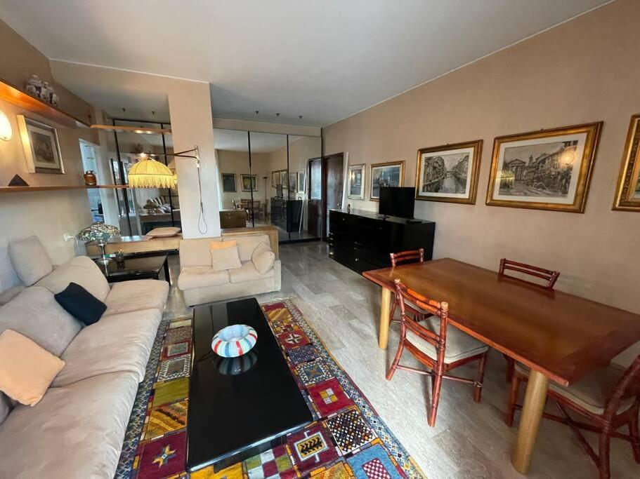 Navigli Hideaway - 5 Minutes From Metro Apartment