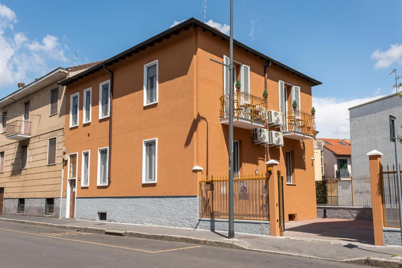 Leader 3 - Monzino - Hockey Msg Arena - Linate - Apartment *