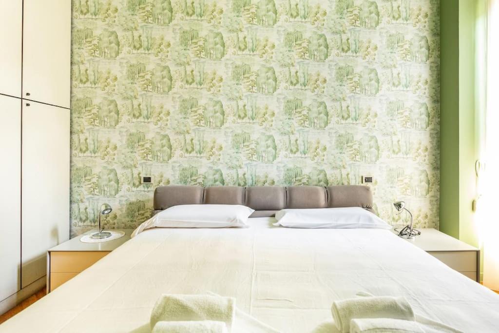 Center Luxury With Balcony Apartment Milan