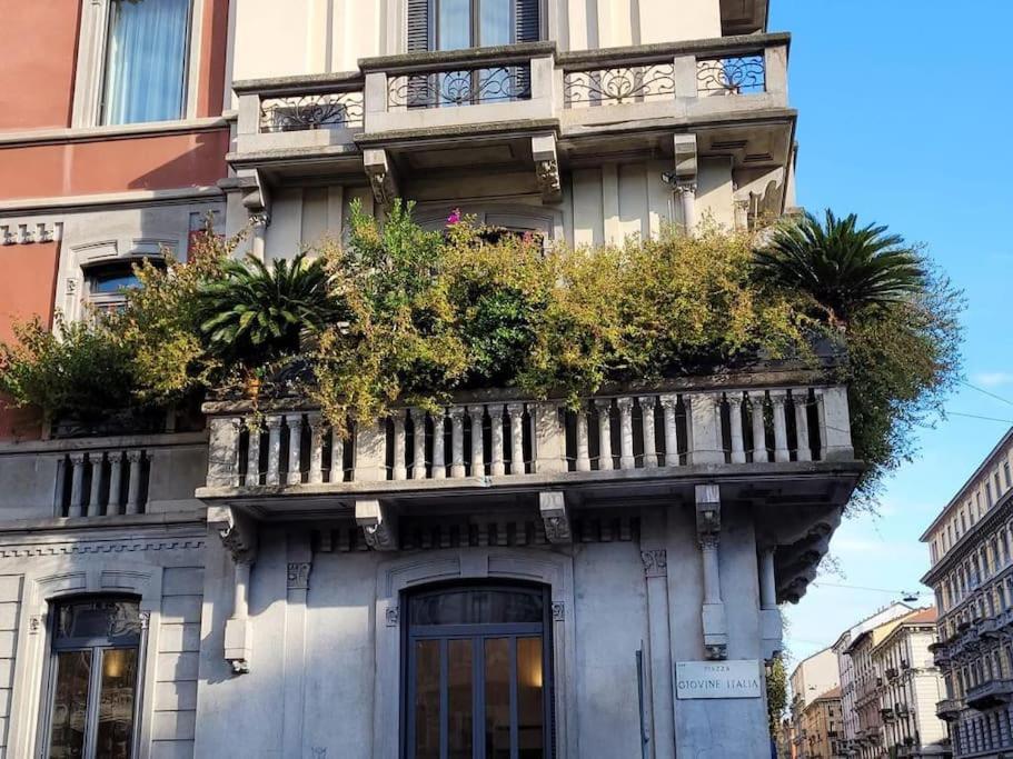 Center Luxury With Balcony