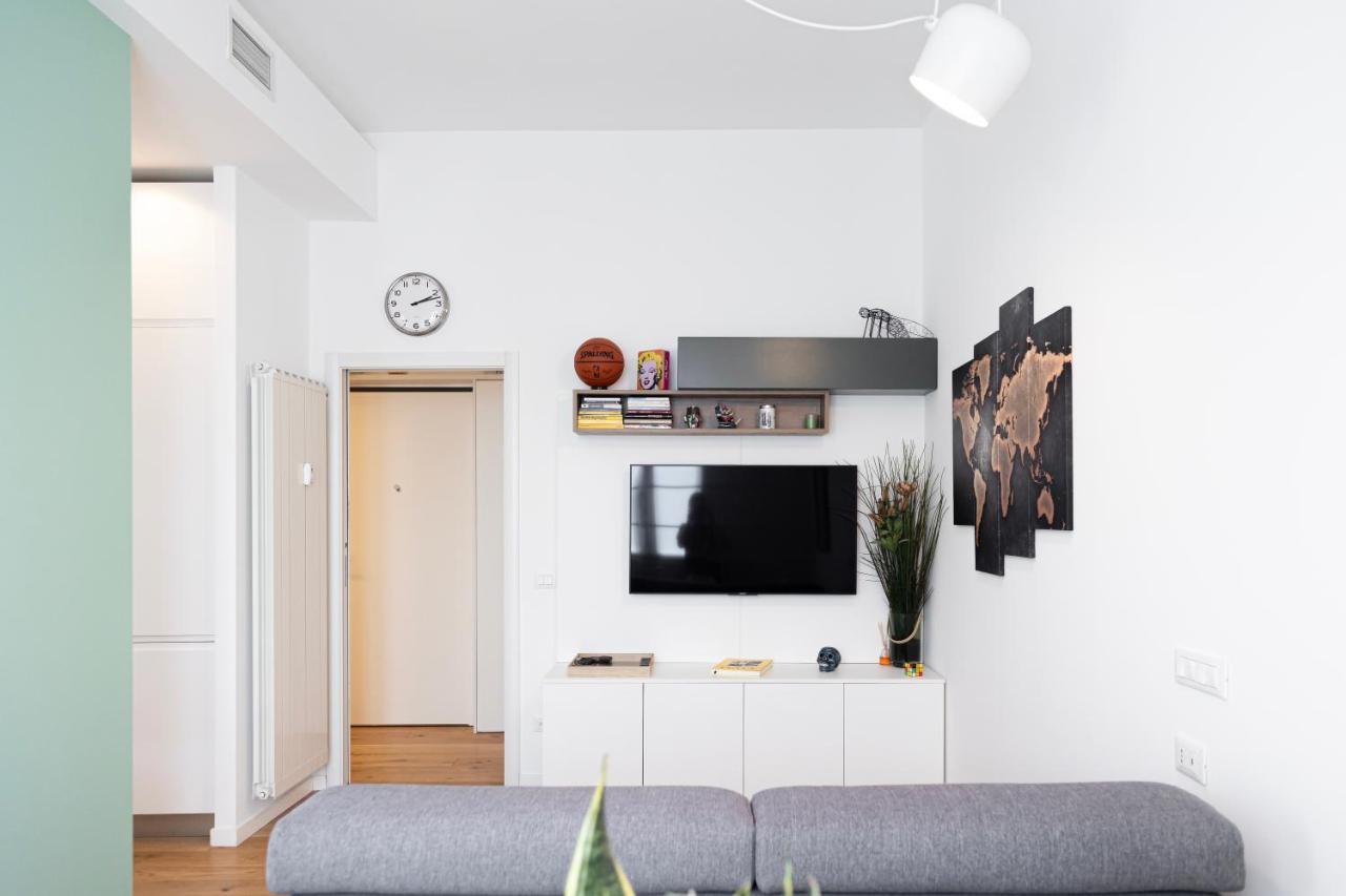 Elegante Bilocale In De Angeli - Piazzale Siena Appartement