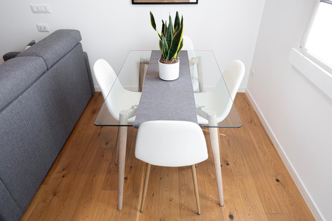 Appartement Elegante Bilocale In De Angeli - Piazzale Siena Milaan