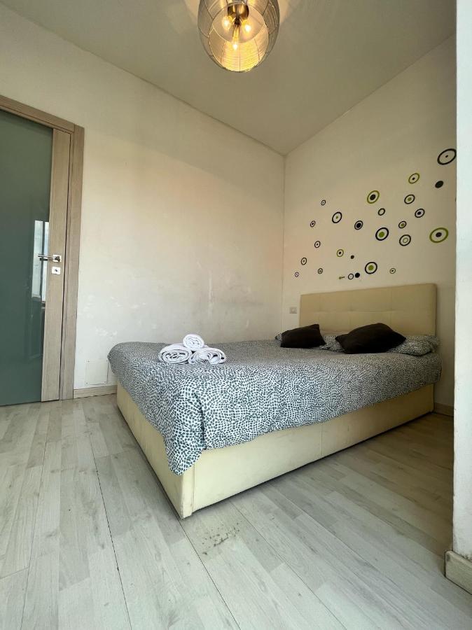 With A Big Balcony Close To The Metro