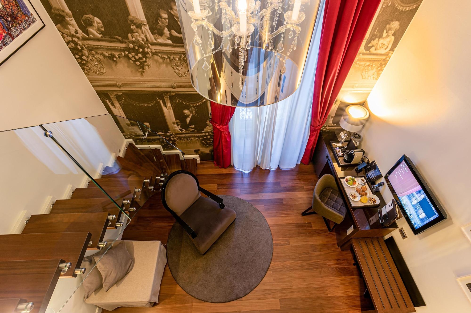 Scala 4*