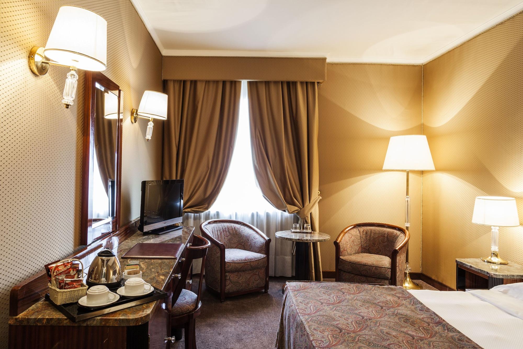 Hotel Doria Grand Milan