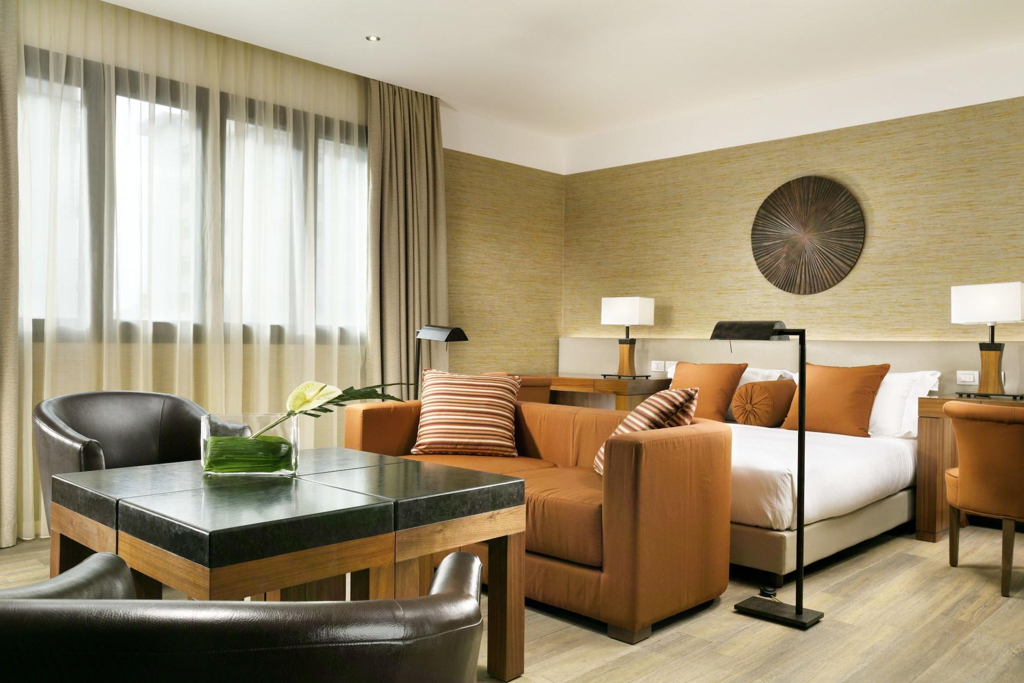 Milan Suite Hotel 4*