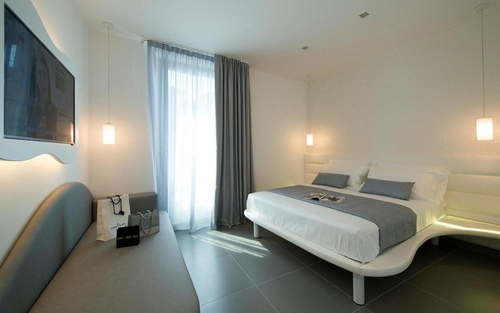 Hotell Gatto Bianco Mia 2*