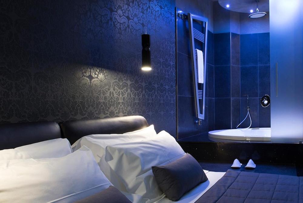 Gatto Bianco Mia Hotell 2*