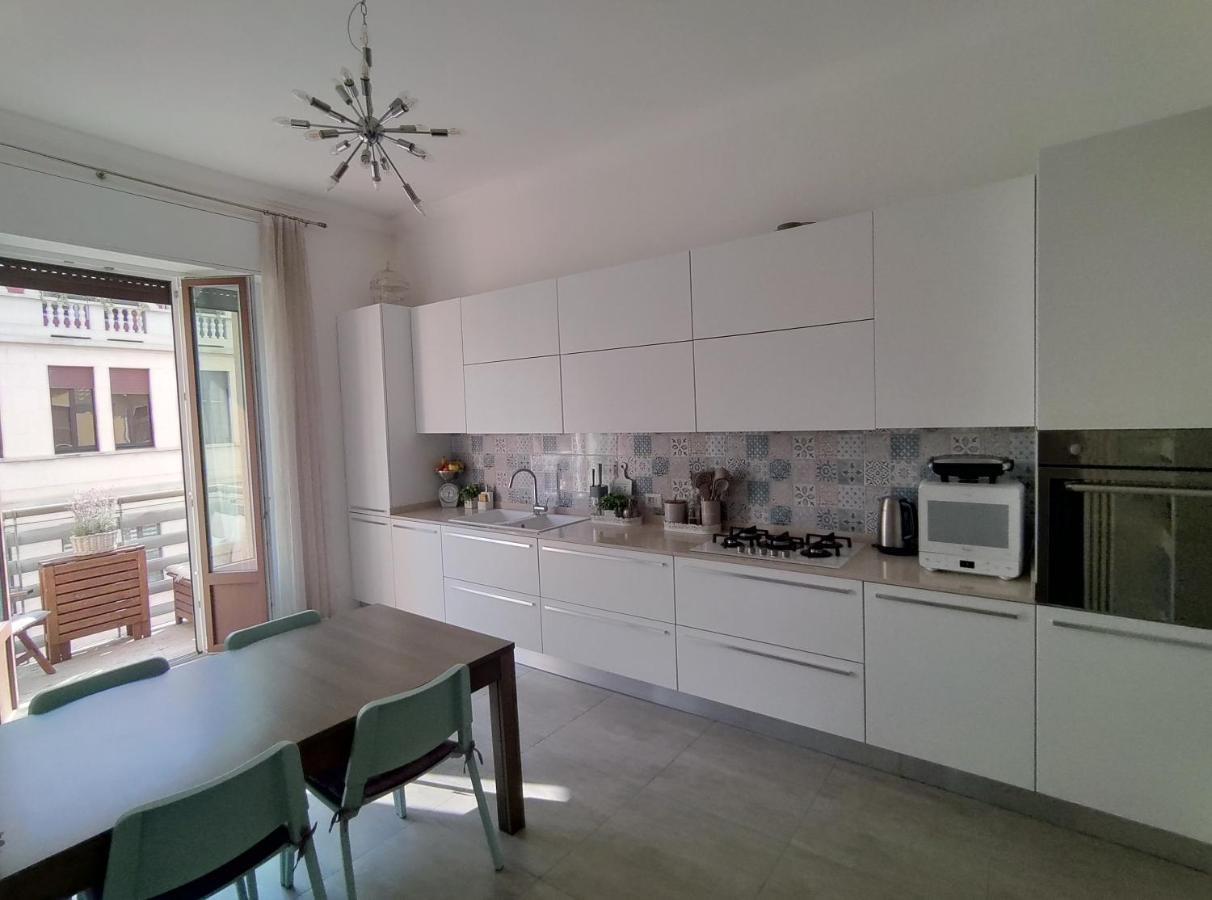 Spacious In The Heart Of The Apartment *