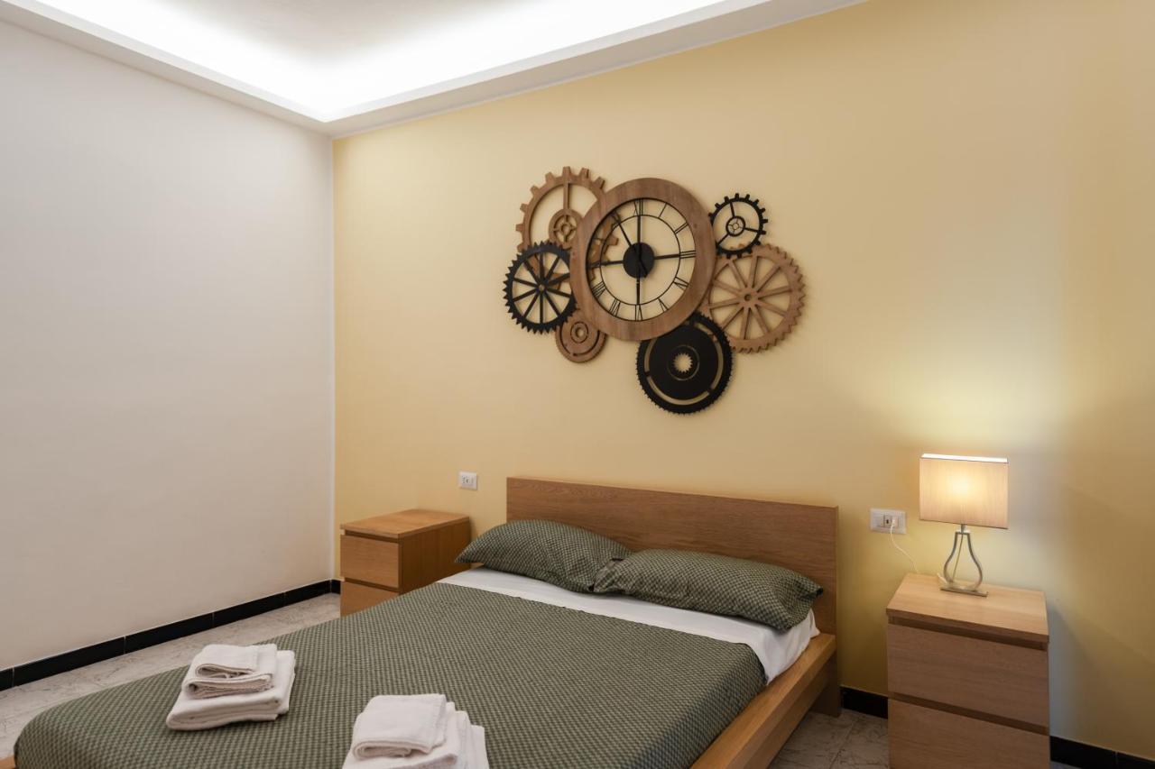 Smart Near Metro Apartment Mailand