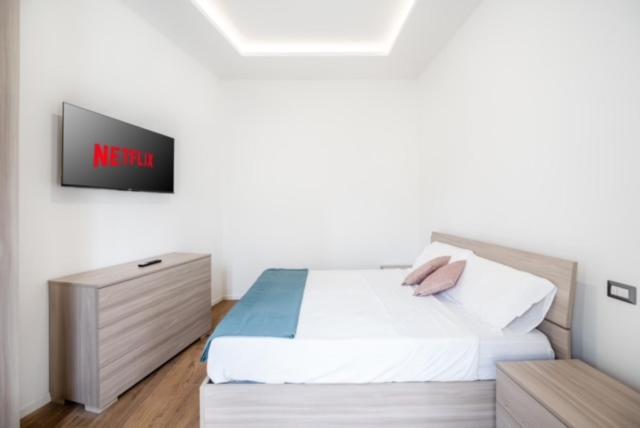 Smart Near Metro Apartment Mailand