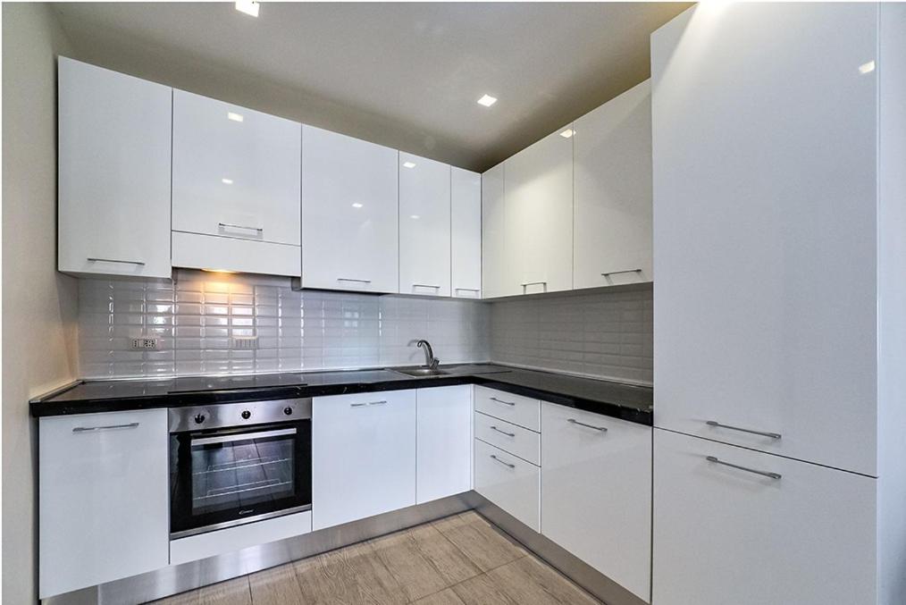 Lux 2 Metro M2 Apartment