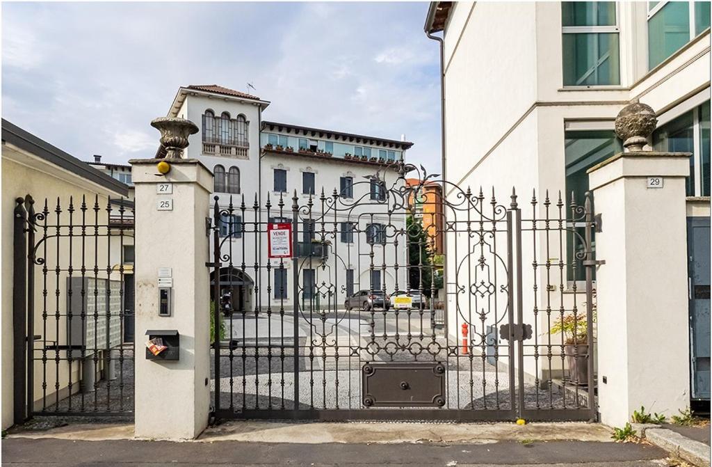 Lux 2 Metro M2 Apartment Milan