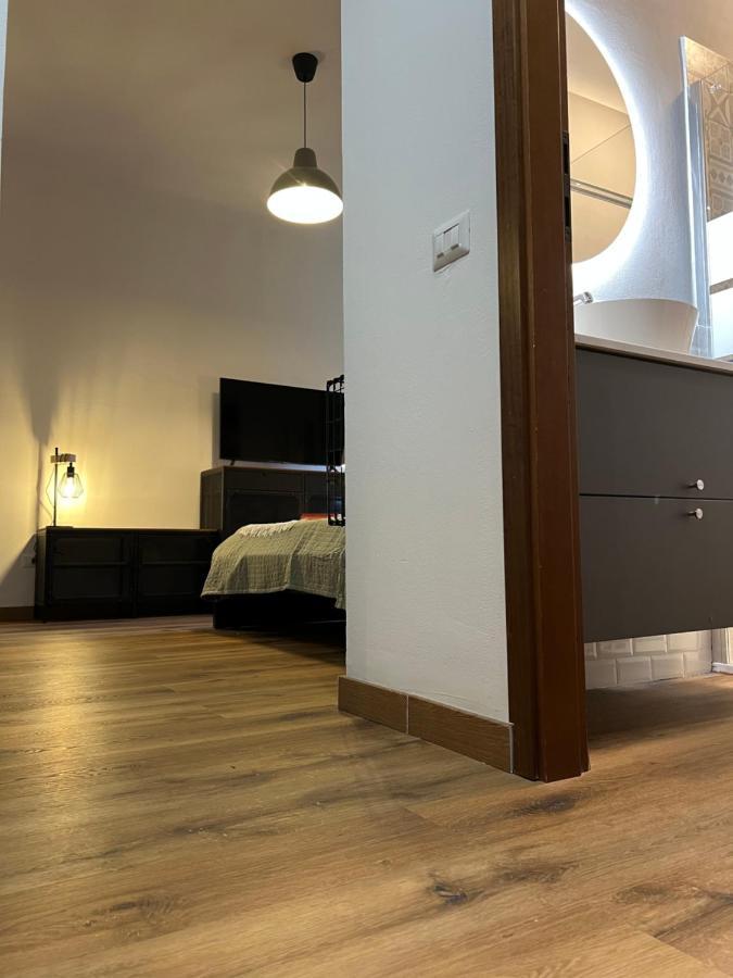 Stylish 3 Km Away From Duomo - Netflix, Wi-fi, All Comforts Included * Milano
