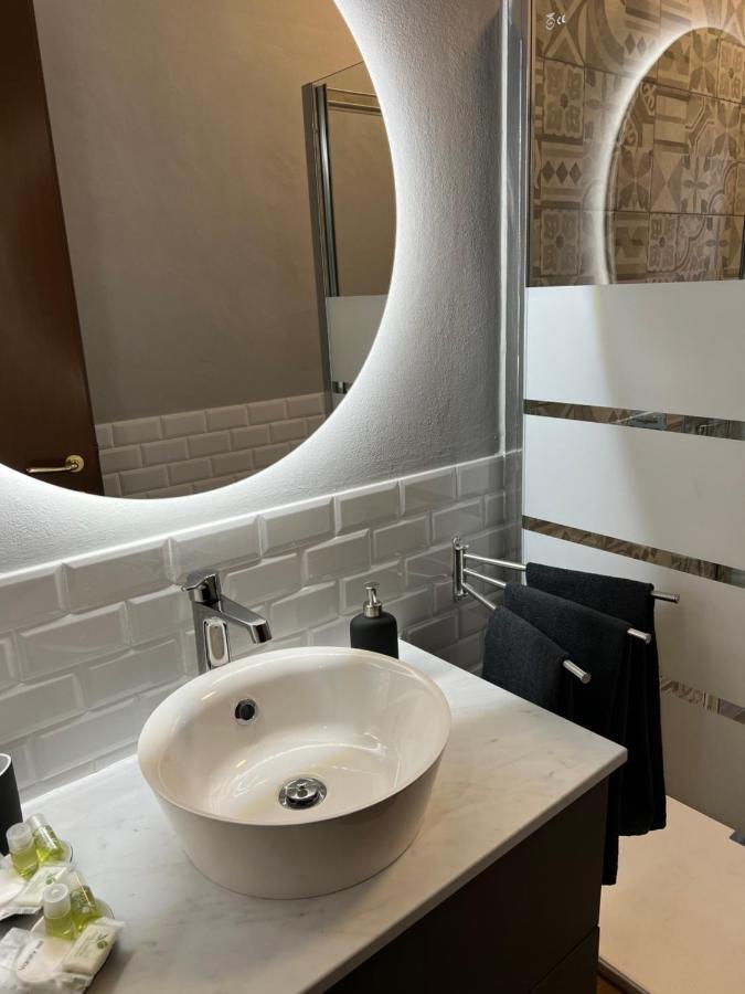 Lejlighed Stylish 3 Km Away From Duomo - Netflix, Wi-fi, All Comforts Included Milano