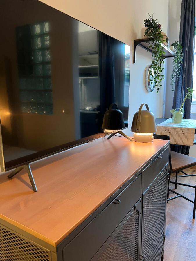 Lejlighed Stylish 3 Km Away From Duomo - Netflix, Wi-fi, All Comforts Included