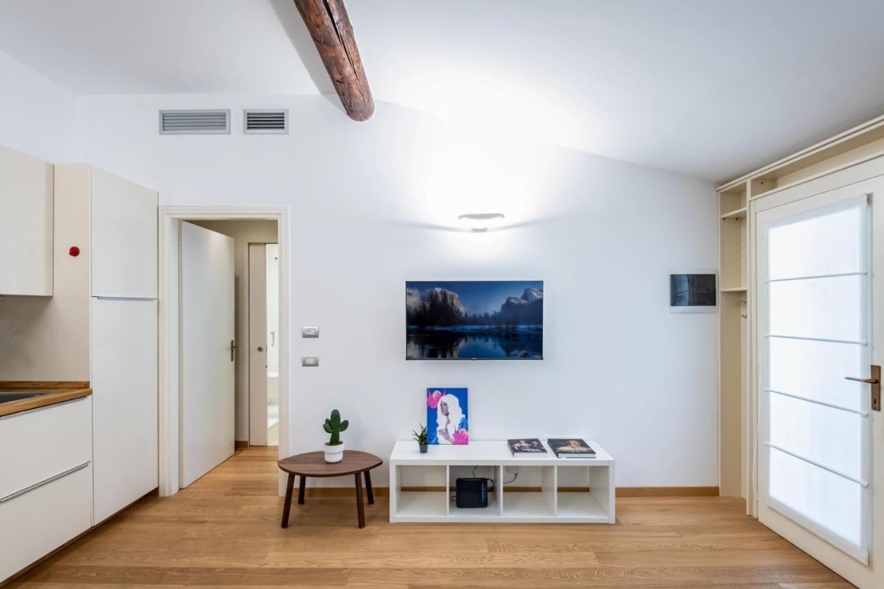 Apartment Easylife - Romantico Sulla Darsena
