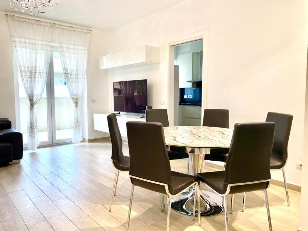 Appartement Mpm - Belinzaghi 5 6 Pax *